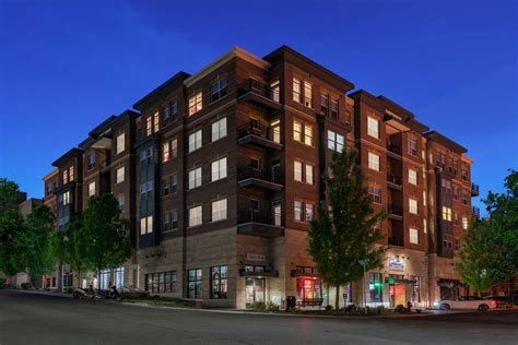 Apartments at iowa - Welcome to Dubuque St. Apartments, Iowa City's newest, luxury apartment community. Located on the corner of Dubuque and Prentiss Streets in Iowa City, Dubuque St. …